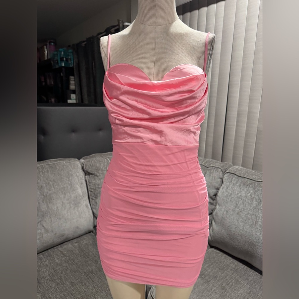 BUNDLE 2 ITEMS FOR $8✨

🍒🌸AMTIOUS spicy girl mini dress ✨ - Picture 4 of 6